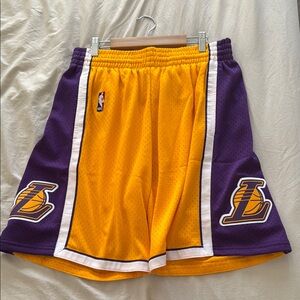 NWT Lakers Basketball Shorts Size M